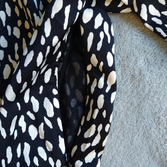 J. Crew Long-sleeve Peplum Top Printed Satin-Crepe Black White Abstract K4111 - Picture 8 of 10